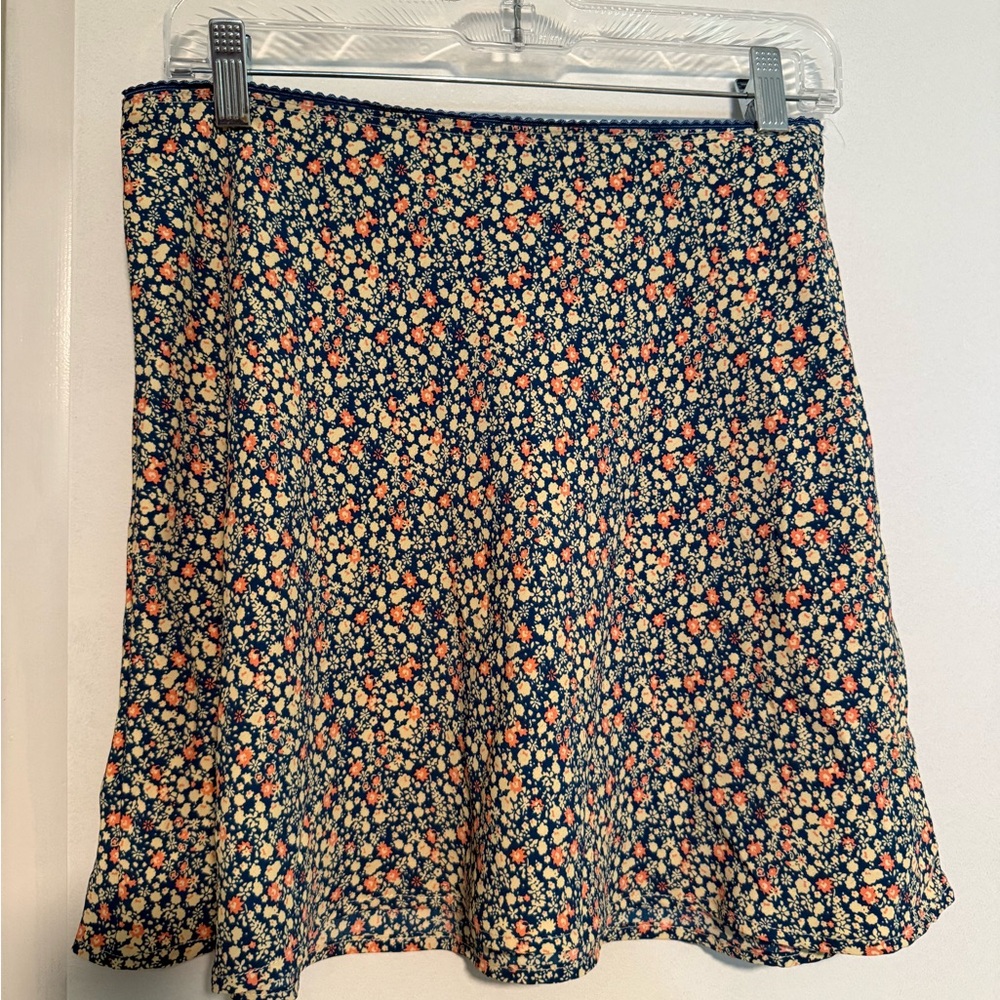 Originality Mini Floral Flowy Skirt, Size Medium